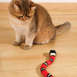 Load image into Gallery viewer, M-PETS Sneaky Snake Cat toy
